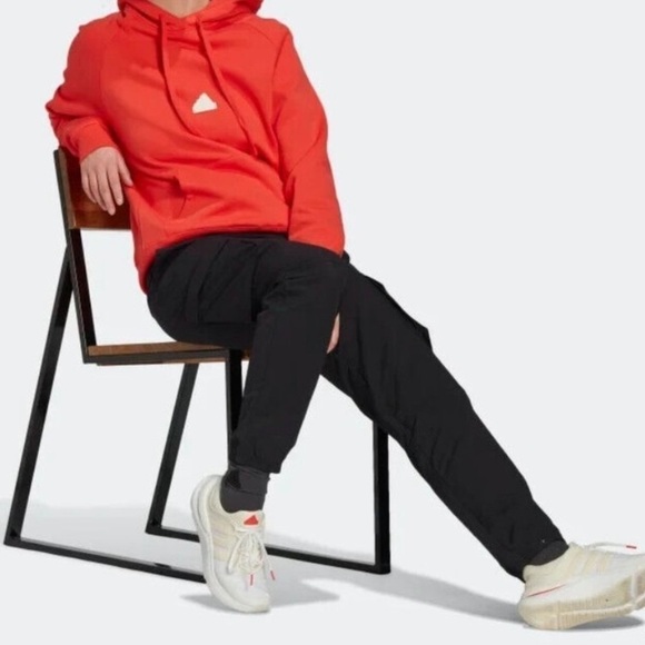 NWT Adidas Women’s Belted Waist Cargo Pants in Black - Picture 2 of 10